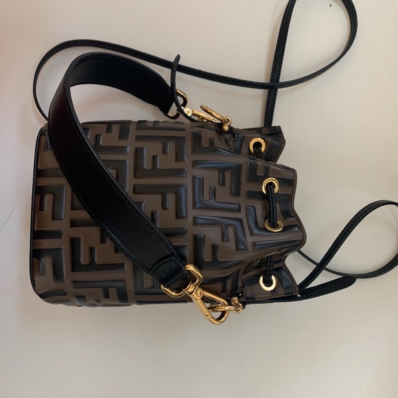 Fendi bucket bag mon tresor - Picture 4 of 10